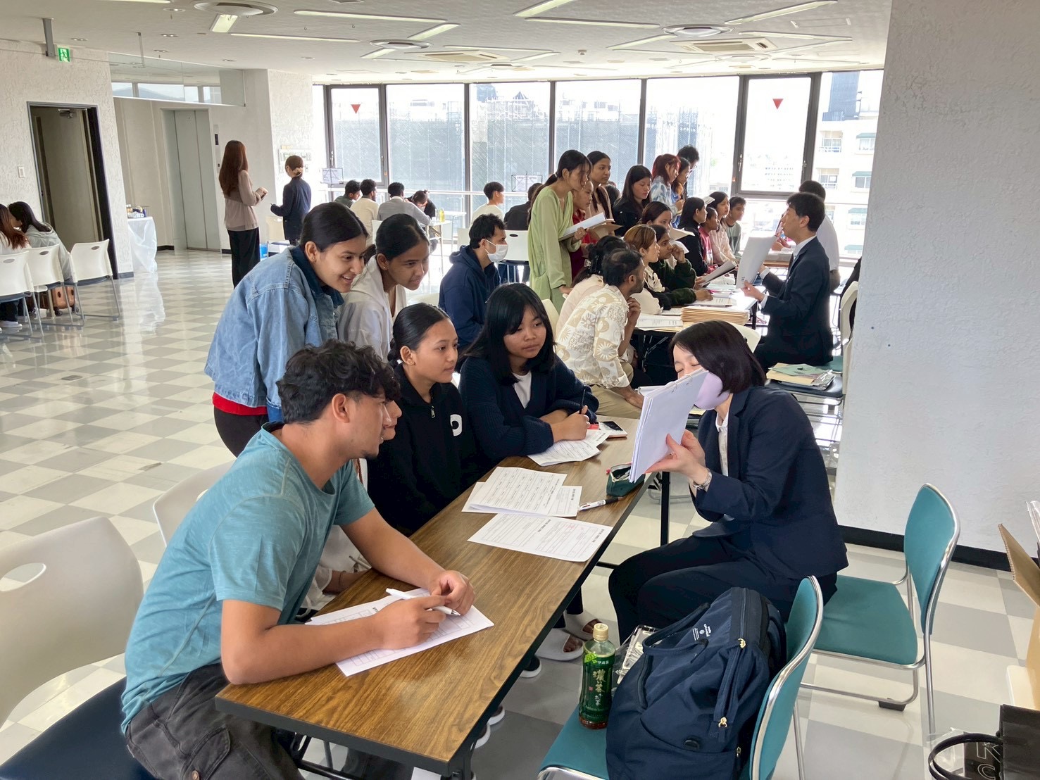 校内進学フェアを行いました。